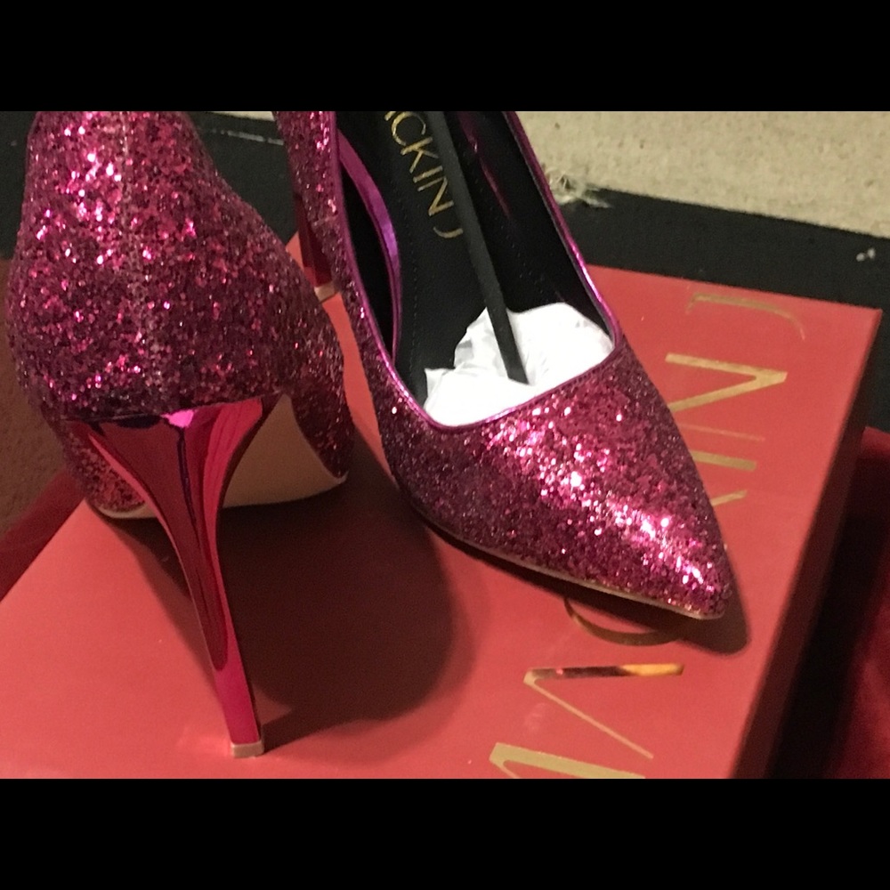 Ladies Fuchsia Glitter Pump - Picture 5 of 7